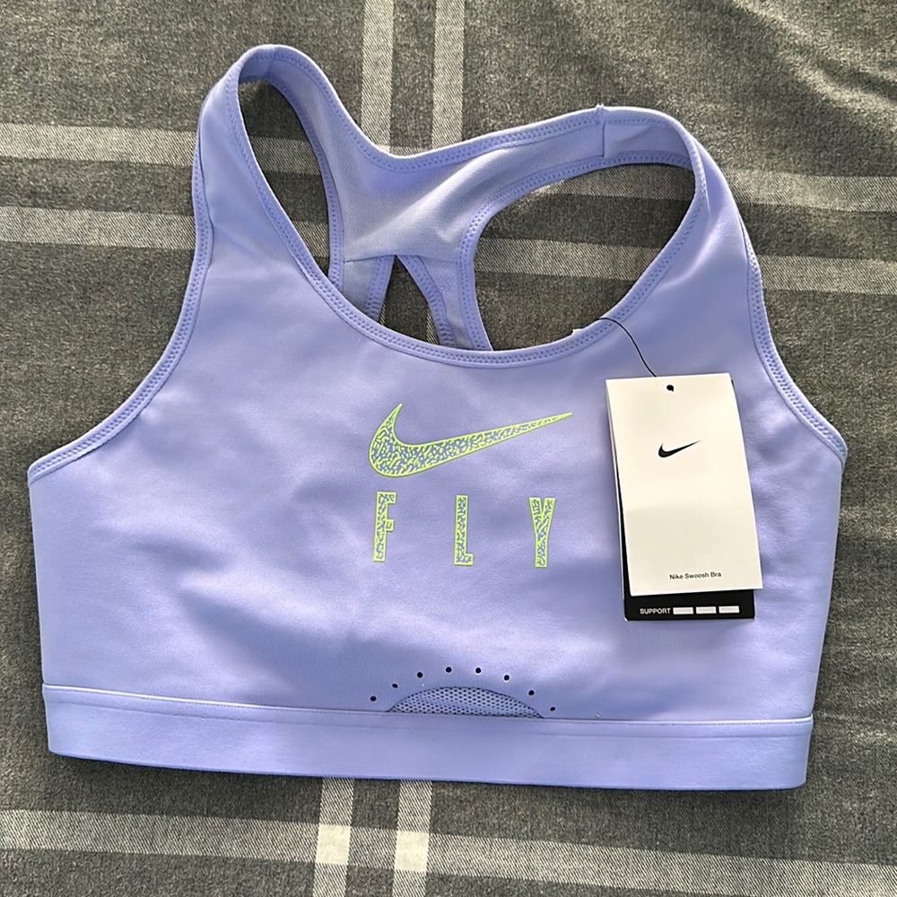 NWT Nike Swoosh Sports Bra Size Medium